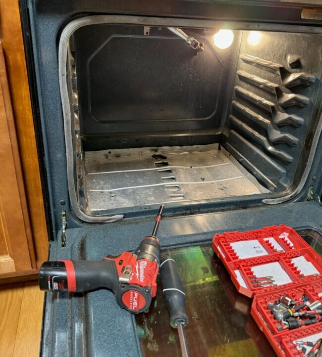 d3eb092f96a873882cb66ae99b27ed9958a6881c-2 Oven glass cleaning/service