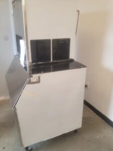 Commercial ice maker service