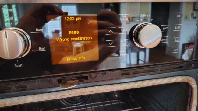 Bosch oven showing error code E000 in Atlanta GA
